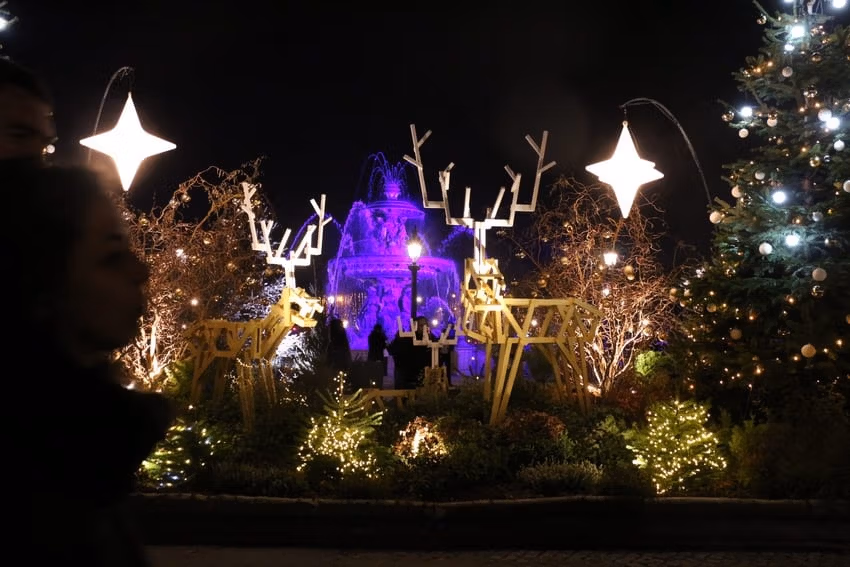 Village Noel Concord 8