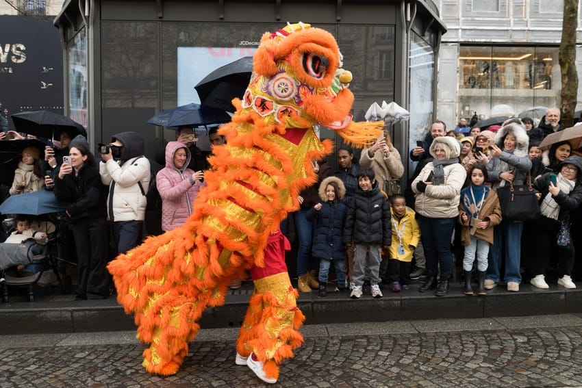 Le Nouvel An chinois réinvente les Champs-Élysées 1 Defilee Chine 2
